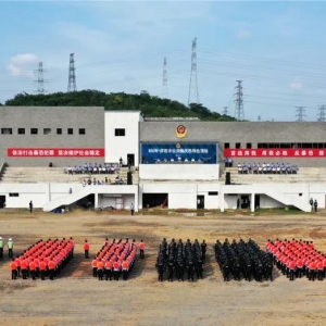 公安的好幫手-KWT無(wú)人機(jī)，黃石公安反恐演練