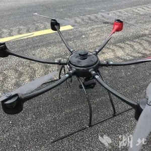 黃石特警啟用科衛(wèi)泰無(wú)人機(jī)巡堤：落雨不怕，大風(fēng)也不怕，最遠(yuǎn)能飛10公里 ...