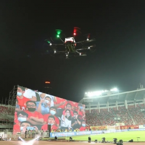 億航216驚艷亮相中超開幕式，火神杯 “飛”進廣州天河體育場 ...