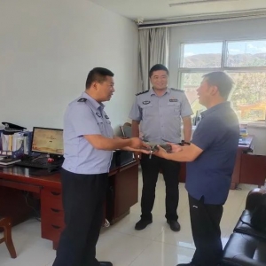 肅南公安：價(jià)值萬元無人機(jī)“飛”走，民警奮戰(zhàn)4天幫其回“家” ...