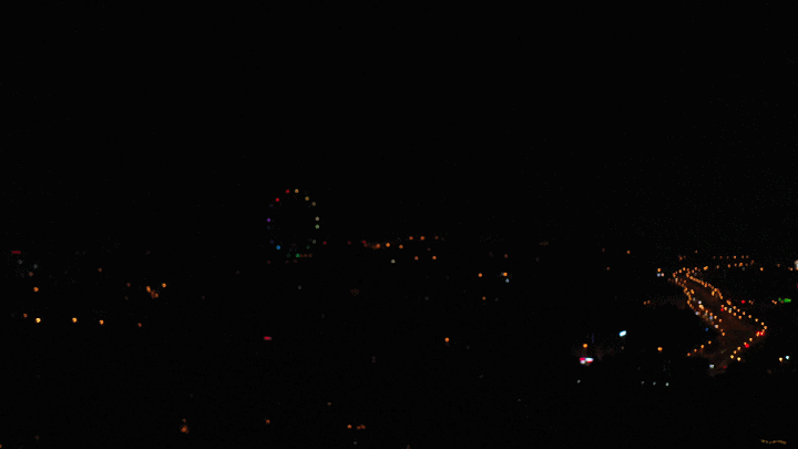 點(diǎn)亮河北區(qū) “無人機(jī)”燈光秀燃動(dòng)靜謐夜空