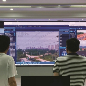 用無人機(jī)進(jìn)行線路巡檢 湖北首個(gè)輸電全景智慧管控中心成立
