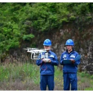 銅仁供電局首次實現(xiàn)35千伏變電站無人機(jī)自主巡檢