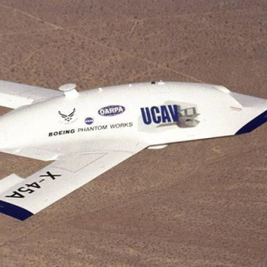 造型怪異的 蝙蝠 設(shè)計(jì) 美國(guó)空軍X-45無(wú)人戰(zhàn)斗機(jī)