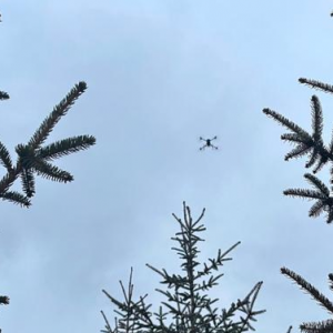 湖北一團伙深山制毒 無人機協(xié)助偵查端掉窩點