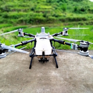 【一個(gè)中心三個(gè)支撐】   萬(wàn)安：首臺(tái)農(nóng)用無(wú)人機(jī)“上崗”，科技助農(nóng)提質(zhì)增效 ...